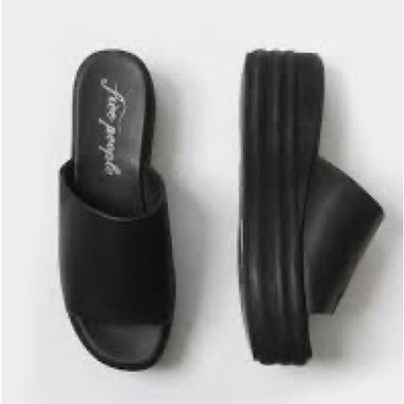 Free People Flatform Sandal. Brand new. Never worn. - Picture 3 of 10